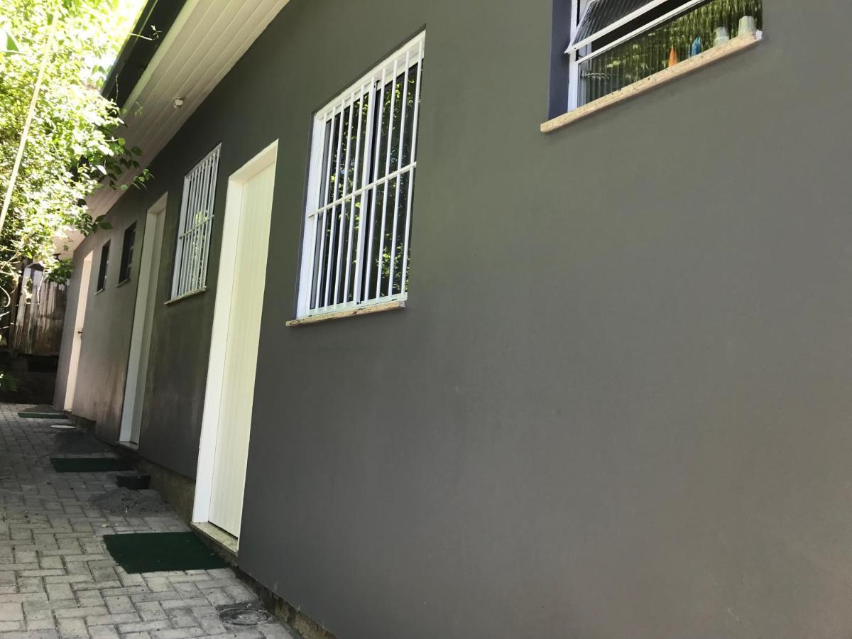 Suite Em Gramado, Proxima A Avenida Das Hortencias Esterno foto